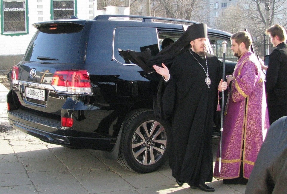 машины священников фото