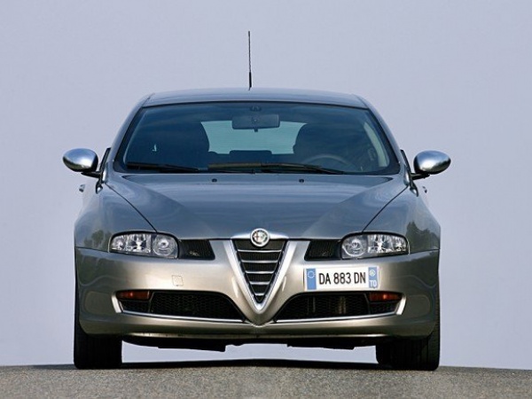 Alfa Romeo GT фото